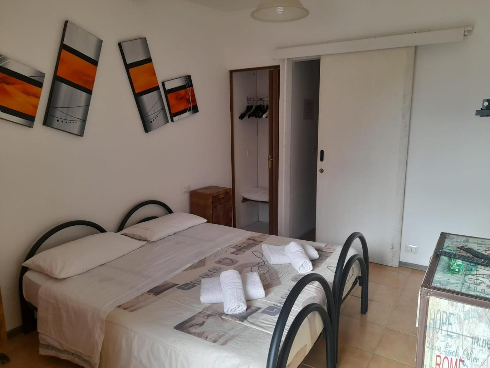 Guest House *
